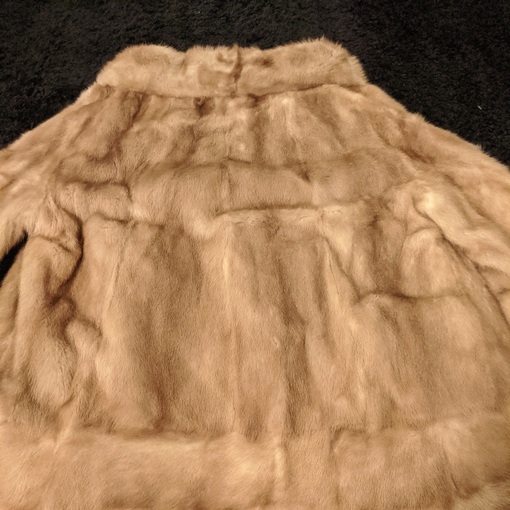 Oleg Cassini Fur Coat - Picture 4 of 5